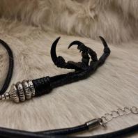 Подвеска из лапы Вороны